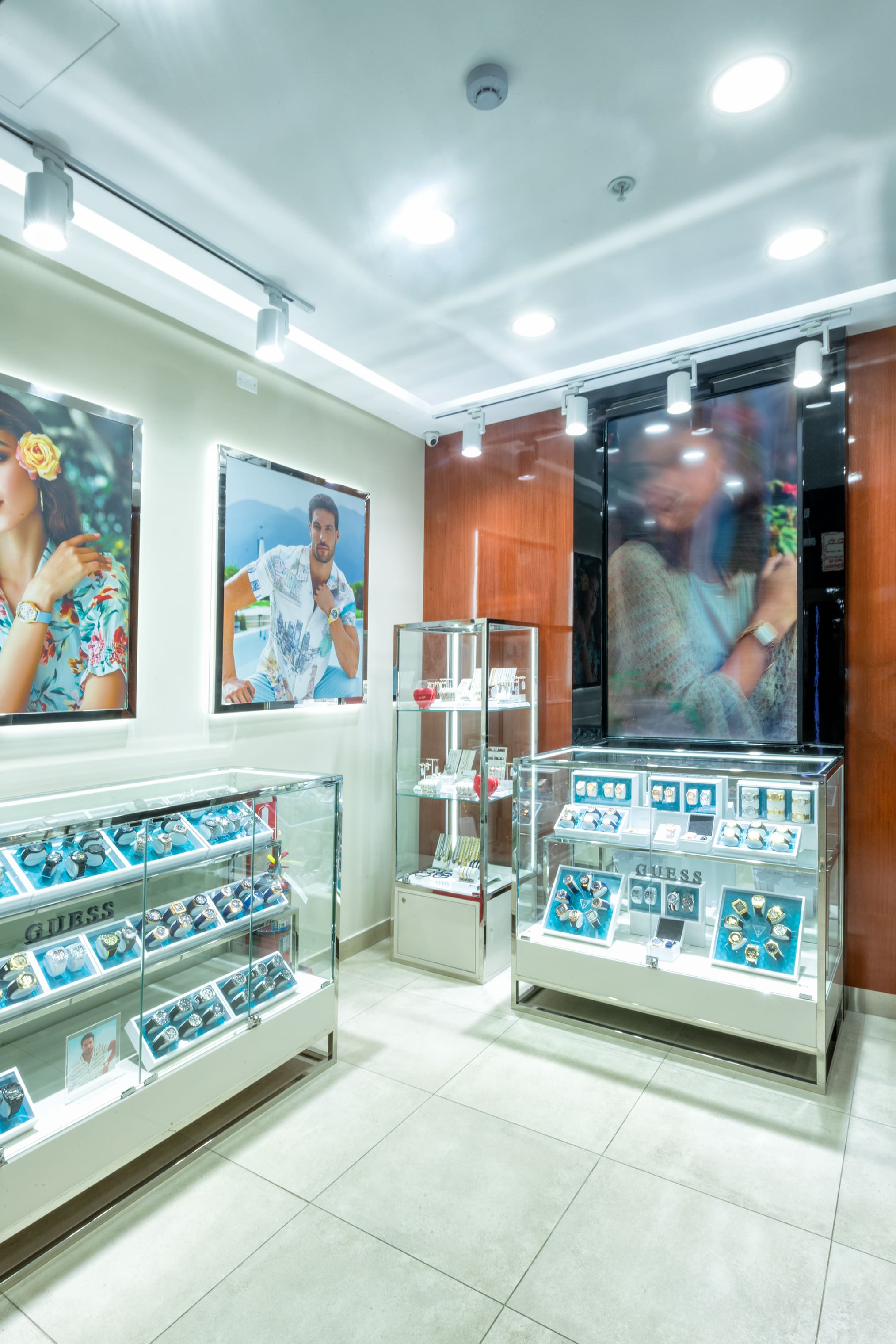 Guess - Real Plaza Primavera