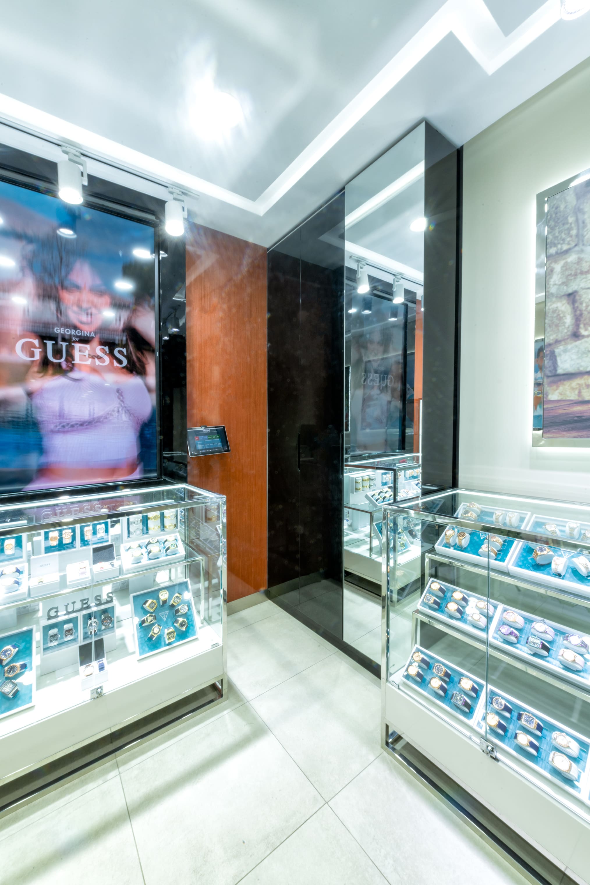Guess - Real Plaza Primavera