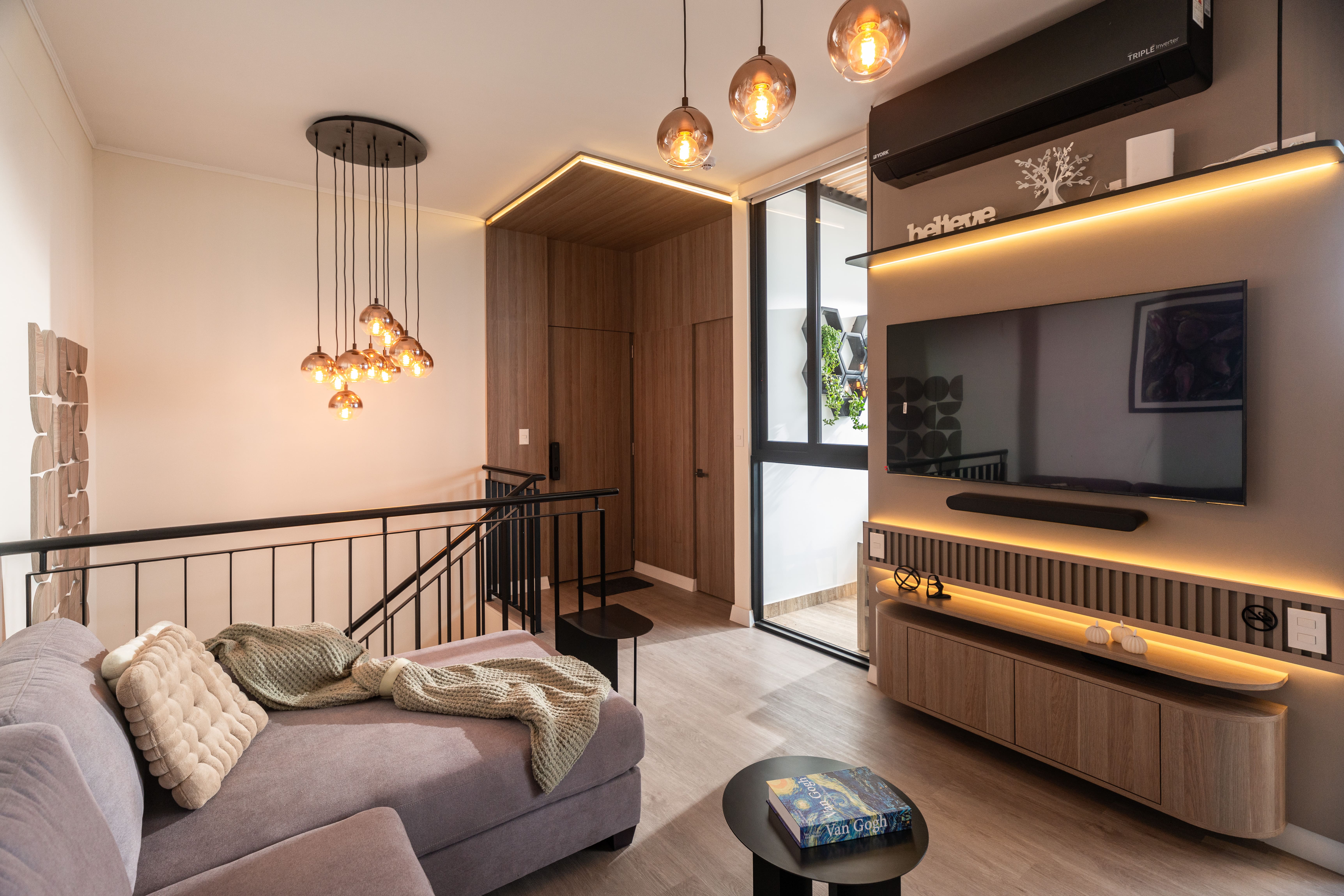 Duplex Upper