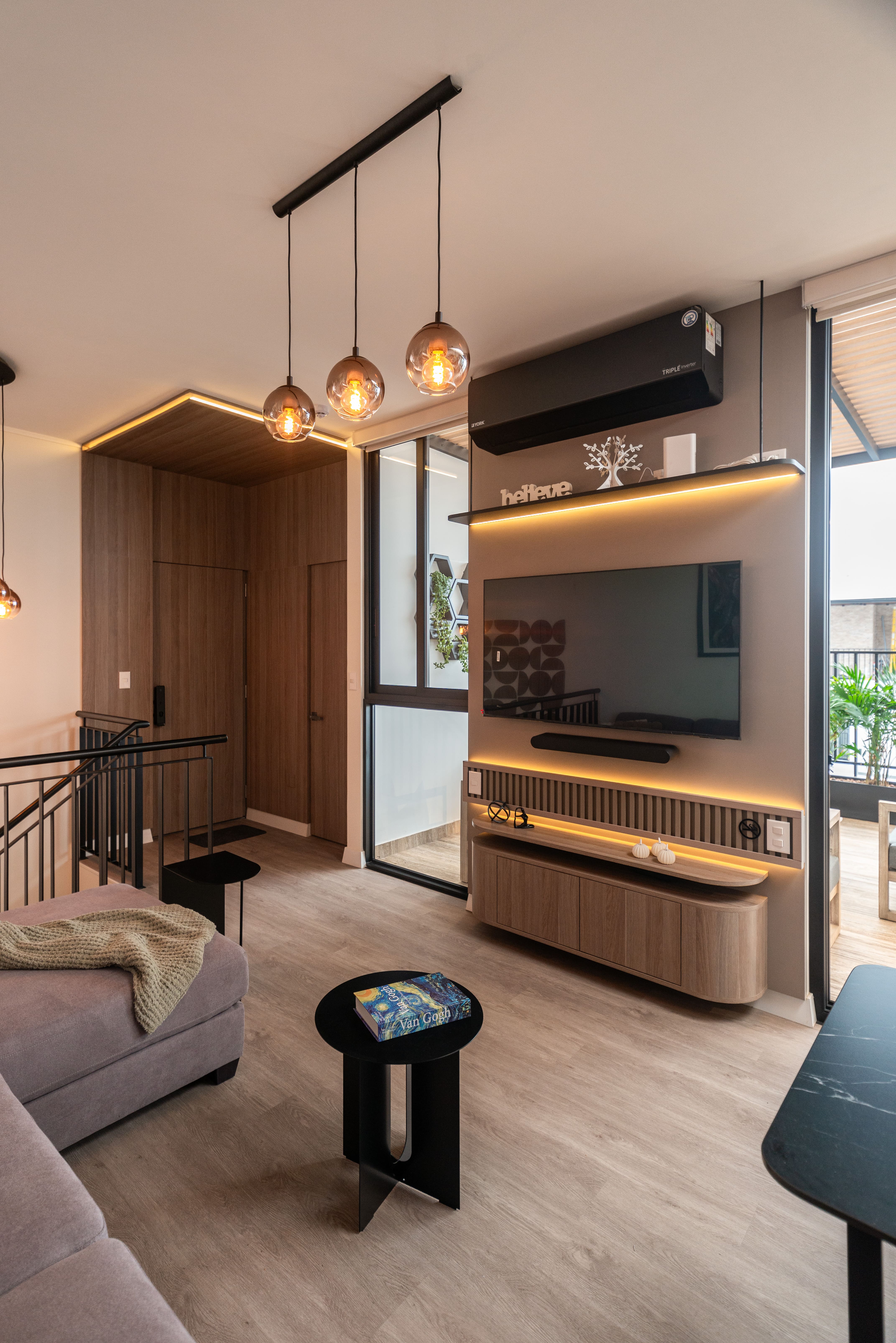 Duplex Upper